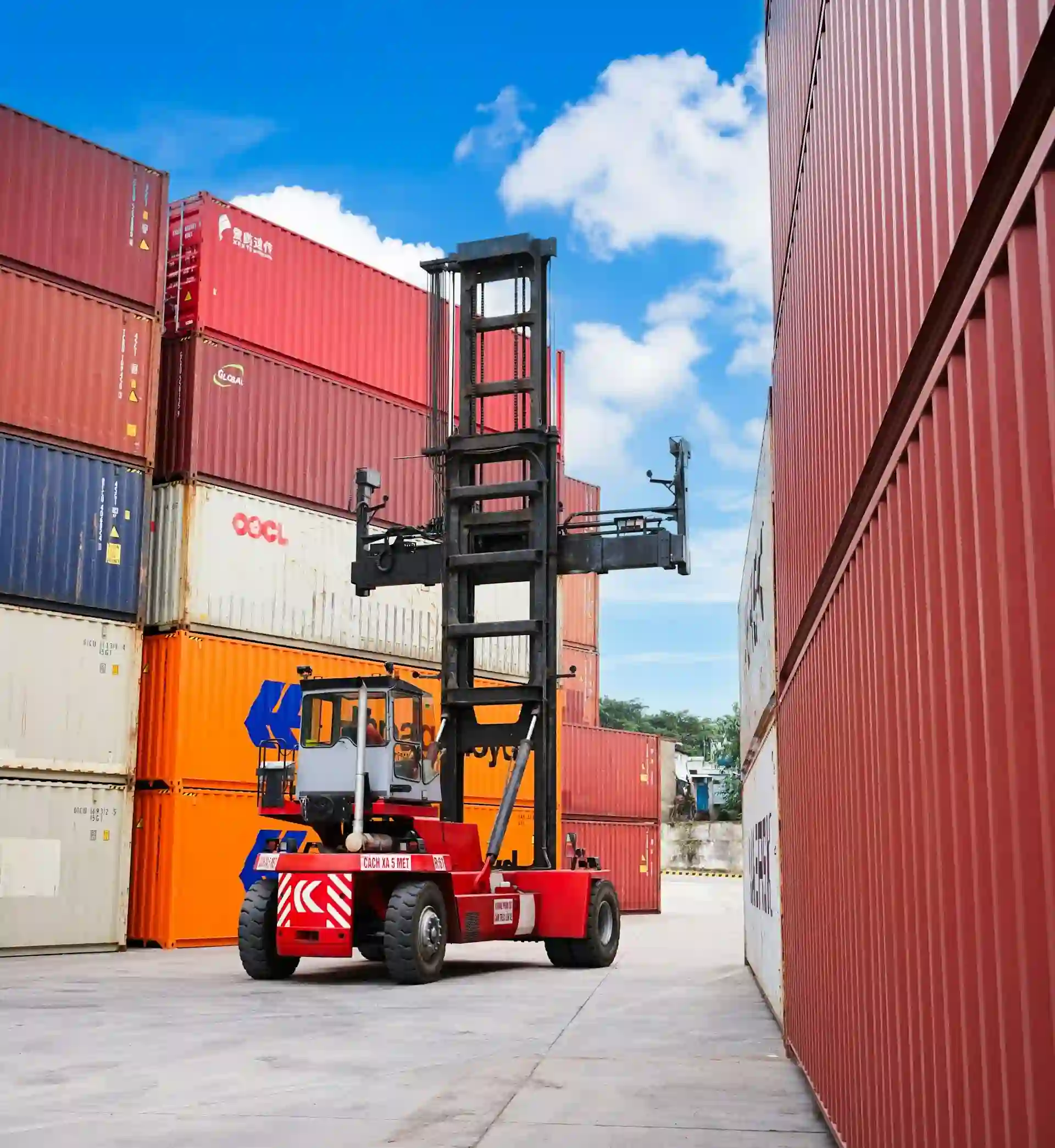 Container handling at CFS facility